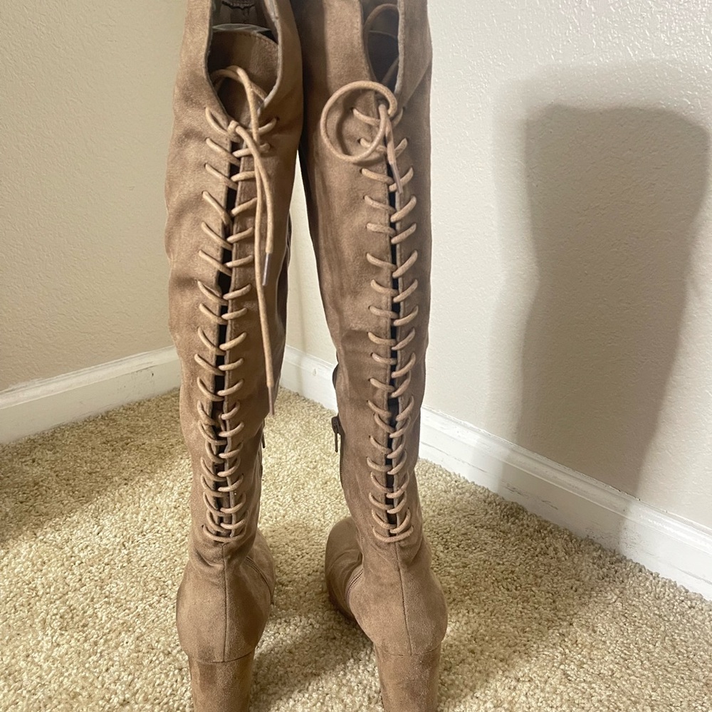 Boots - Picture 3 of 3